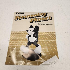 Teléfono de viaje vintage de Mickey Mouse Tyco de los años 80, con mochila, caja e instrucciones. imagen 18