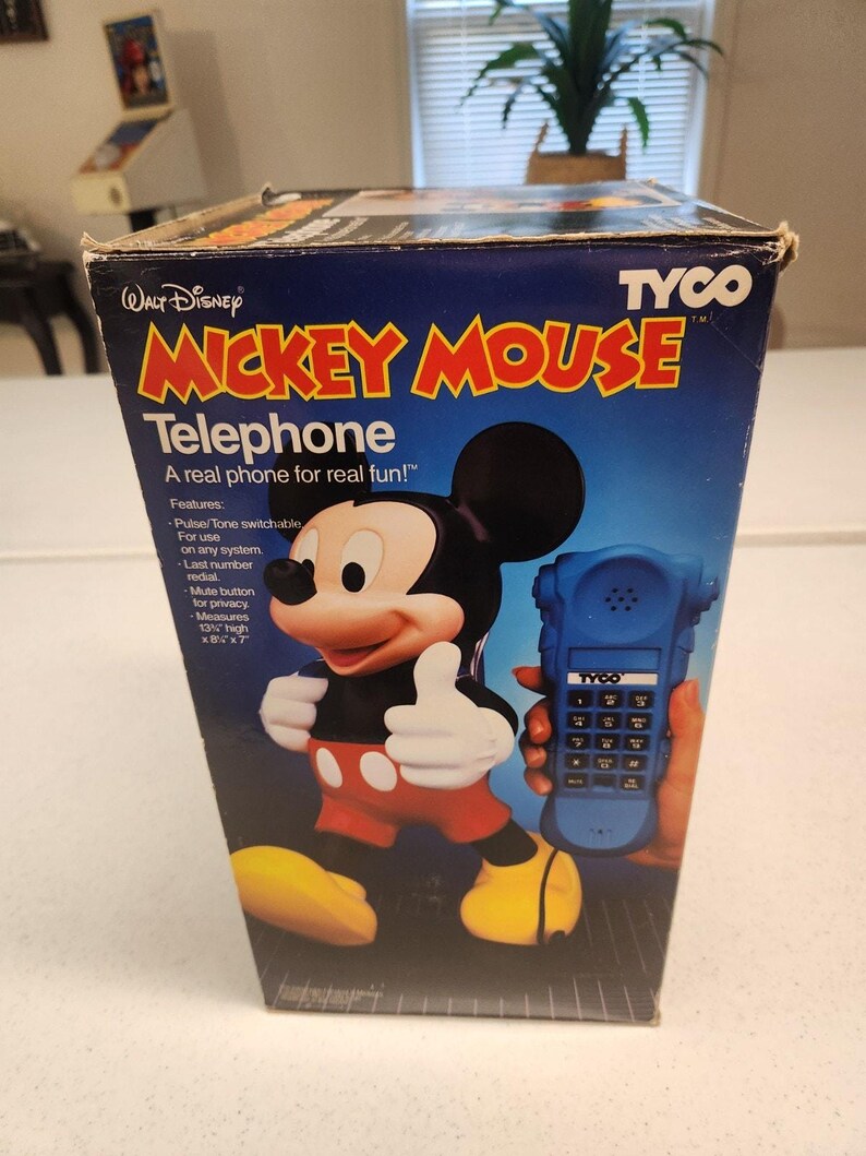 Teléfono de viaje vintage de Mickey Mouse Tyco de los años 80, con mochila, caja e instrucciones. imagen 13