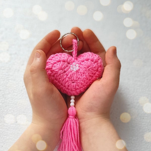 Heart Free Crochet Pattern Keychain, Valentine's Day Gift, Easy Crochet Pattern Hearts, PDF Tutorial Decoration Valentine's Day DIY gift