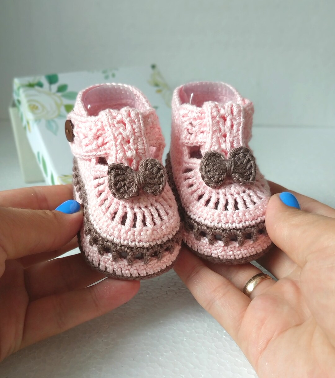 baby-sandals-crochet-pattern-baby-shoes-tutorial-gift-baby-booties