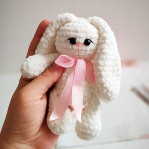 Senza cuciture (cucire solo le orecchie) Schema all'uncinetto Coniglio, tutorial Amigurumi PDF in inglese, regalo di Natale, coniglio pasquale, Mini Coniglio