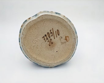 ビング＆グロンダールの大きなヴィンテージ磁器の置物 - 民族衣装を着た女性 ビング＆グロンダールの大きなヴィンテージ磁器の置物 - 民族衣装を着