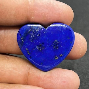 Cristal de lapislázuli en forma de corazón / Piedra curativa azul natural / Regalo de gema de amor y sabiduría (26x30x4 mm)