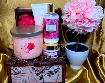 Rose Garden | Spa Kit, Spa Set, Bath and Body, Gifts for Her, Gift Ideas, Gift Set, Gifts for Women, Rose Scent, Rose, Rose Fragrance