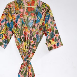Unique Bridesmaid Robe: Frida Print Kimono for a Stylish Wedding Party, Lightweight Cotton Kimono, A Versatile Addition to Your Wardrobe
