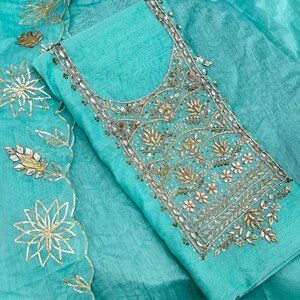 ハンドメイドのチャンデリーサルワールカミーズ、ザルドジ刺繍、カスタムサイズ