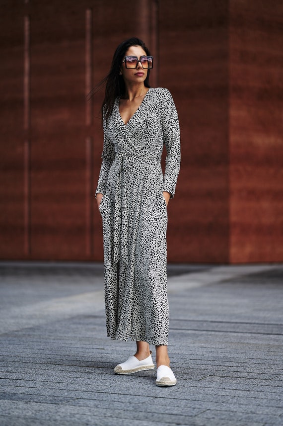 Maxi Wrap Dress Viscose Black \u0026 White Spots / Viscose Knitted Dress With  Pockets and Long Sleeve - Etsy UK