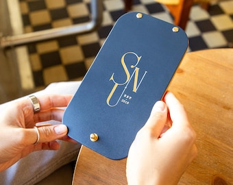 Wood Check Presenter with Leather Cover: Custom Bill Holder for Restaurant