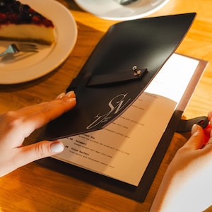 Custom Restaurant Leather Menu Cover, Personalized Menu Holder for Cafe And Bars – Personalized Menu Folder for Beverage & Food Menus