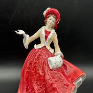 Royal Doulton Lady Figurine CHRISTMAS DAY 1999 HN 4214 8.5&quot;
