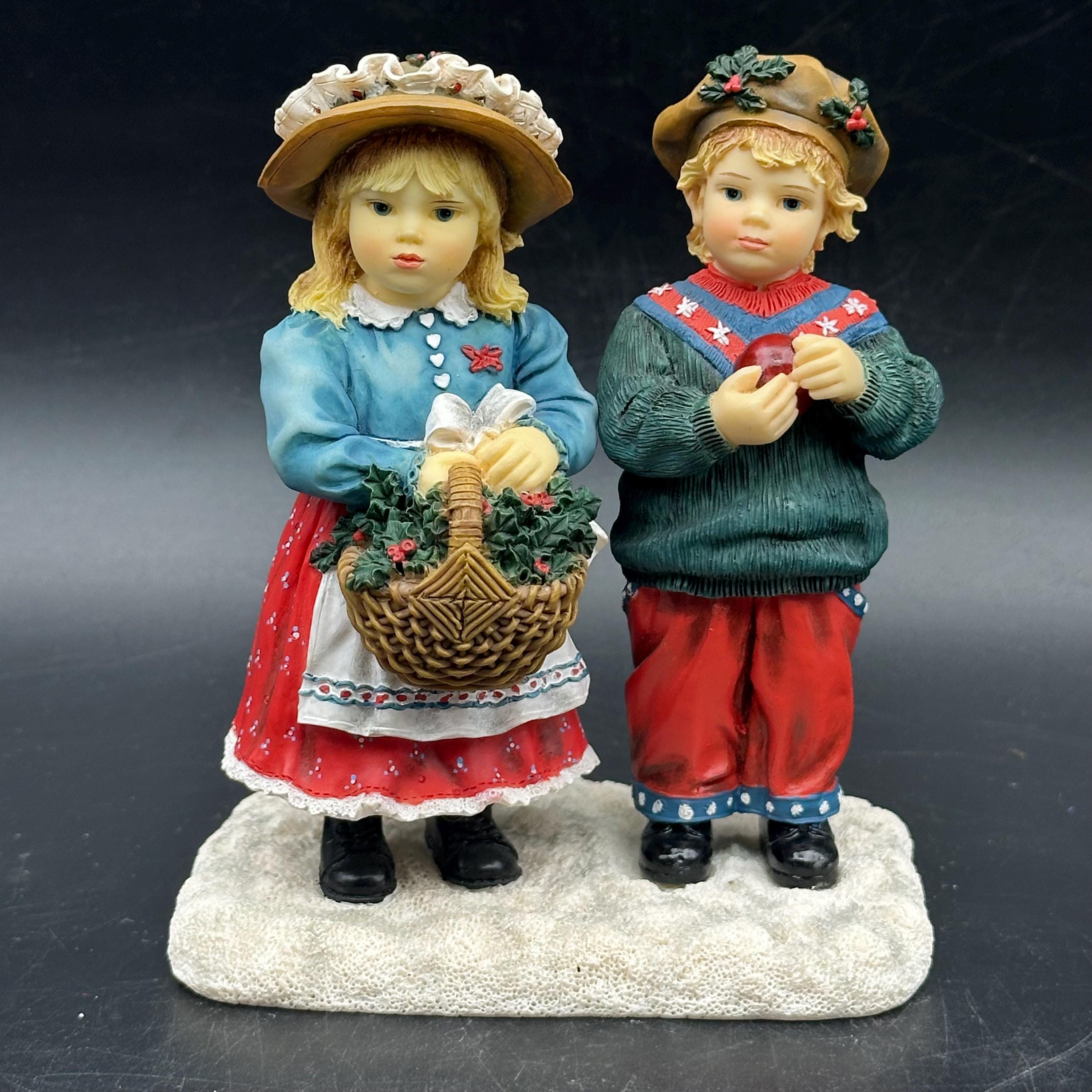 ヴィンテージ　レオナルドコレクションクリスティンハワースWINTER WALK Christine Haworth Winter Walk Figurine Theleonardo Collection - Etsy