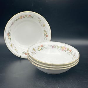 Wedgwood Mirabelle R4537 Bone China 16&quot; Cereal / Soup Bowls Set Of Four
