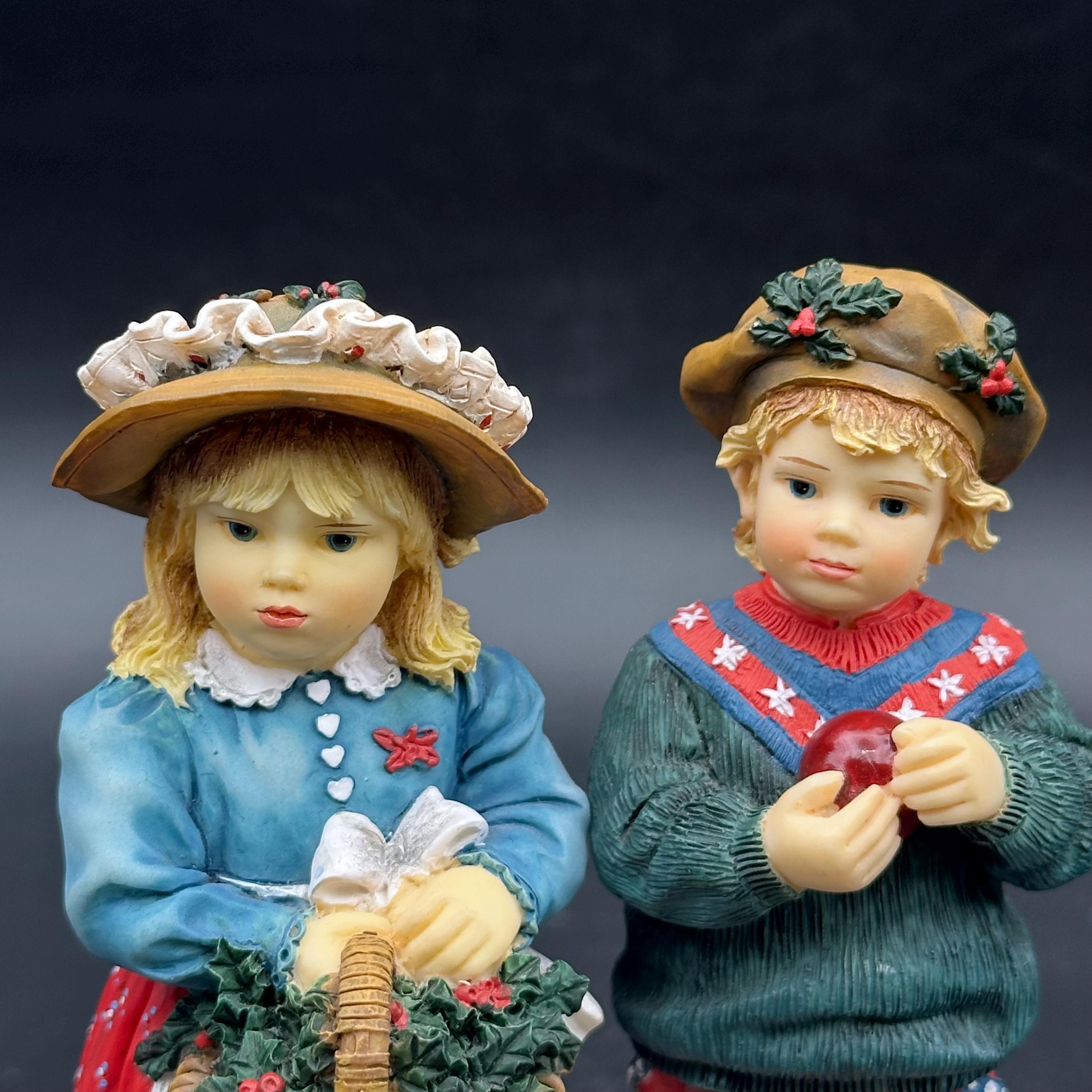 Christine Haworth Winter Walk Figurine Theleonardo Collection