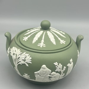 Vintage Wedgwood Green Jasperware Pottery Lidded Sugar Bowl