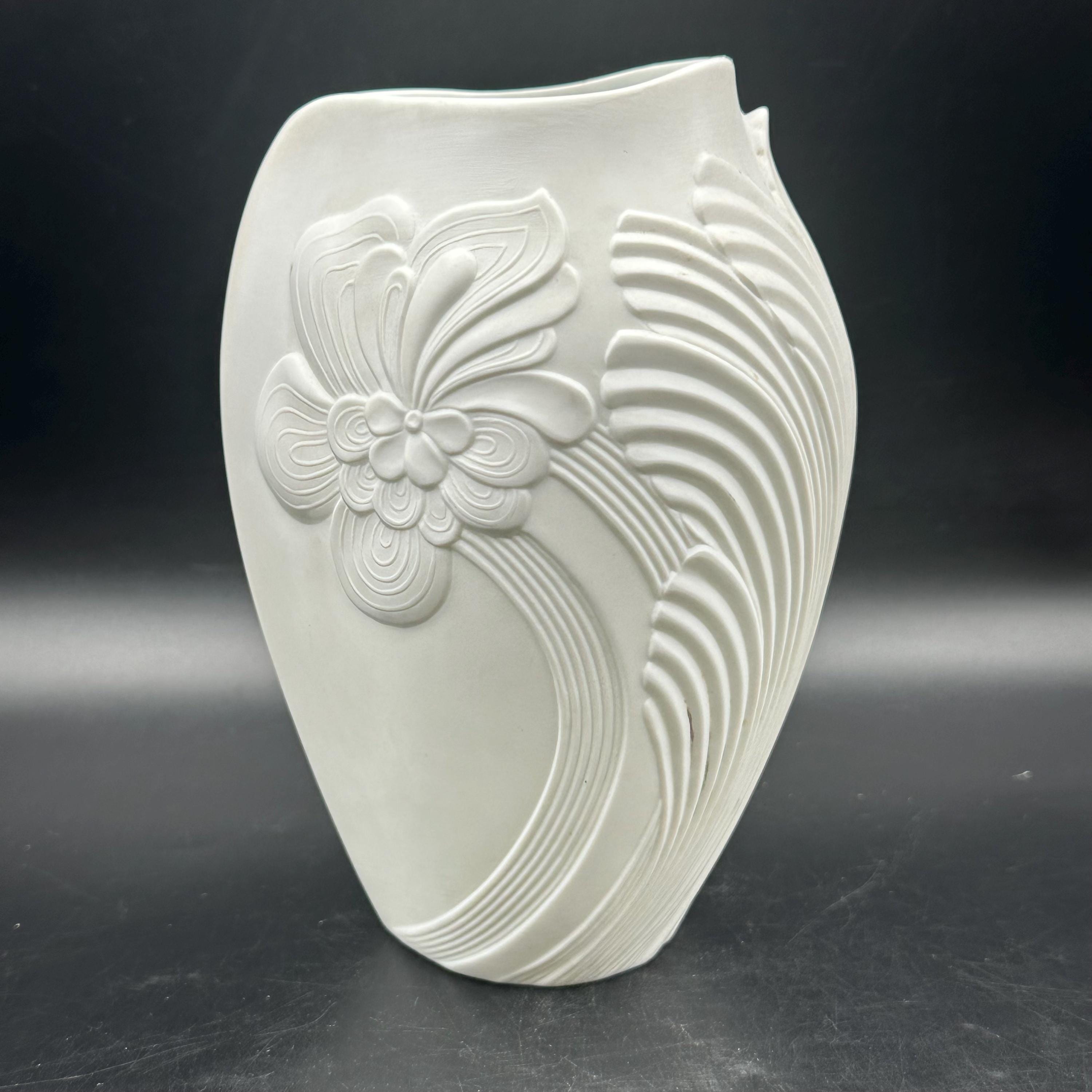 Kaiser Porcelain Vase Bisque White Floral Vintage 7.1/4