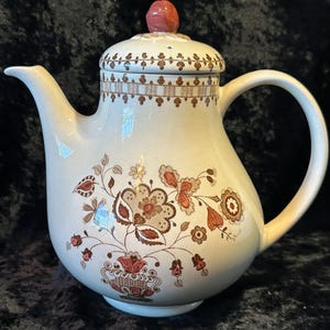 Johnson Brothers Jamestown Staffordshire Old Granite – 3 Pint Coffee Pot.