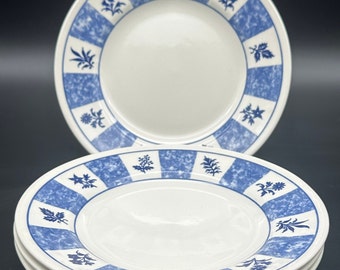 Ensemble de quatre assiettes à thé carrées marbrées bleu Churchill 6,3/4 po.