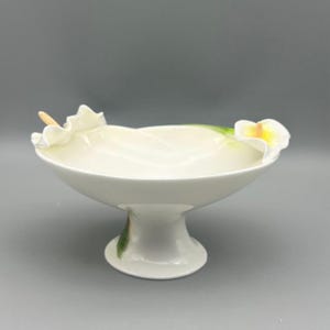 Graff porcelain Calla Lily flower footed Decorative Bowl / Dish