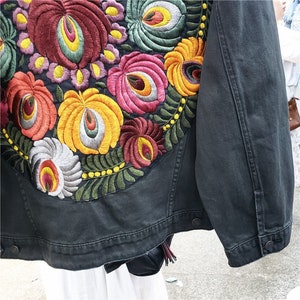 Vintage Style Multifloral Embroidered Denim Jacket
