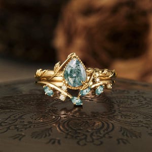 Natural Art Deco Moss Agate Pear Cut Engagement Ring Set for her