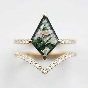 14k yellow gold Vintage kite cut green moss agate engagement ring set marquise cut diamond ring women unique bridal wedding ring set gift