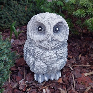 Realistic Concrete Owl Figurine: Garden Stone Ornament
