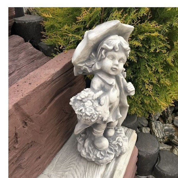 Fille avec parapluie, statue de jardin, sculpture sur pierre d'enfant, bébé avec des fleurs, figurine en béton, jeune femme, cadeau pour les parents, oeuvre d'art dans la cour