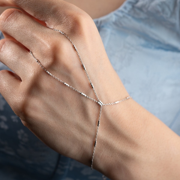 Bracelet chaîne main pour femme, bracelet Shahmaran, bracelet chaîne doigt délicat minimaliste fait main en argent 925 carats, cadeau d'anniversaire, cadeau pour elle