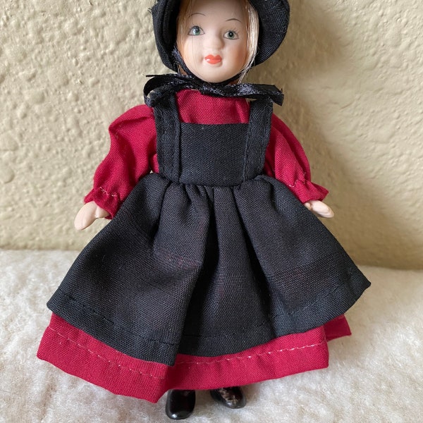 Haunted Doll - Edith - Gray Witch - Neutral