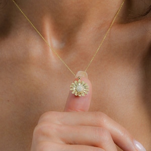 Elegant Daisy Flower Necklace in 14k Gold - Handmade Jewelry,Gift for her&woman,14k Gold Fine Jewelry For Women,Dainty Daisy Necklace