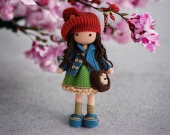 Poupée d'intérieur Poupée tricotée au crochet Poupée faite main Jouets faits main Un cadeau pour une fille Poupée Amigurumi Poupée habillée Poupée vintage au crochet Poupées douces