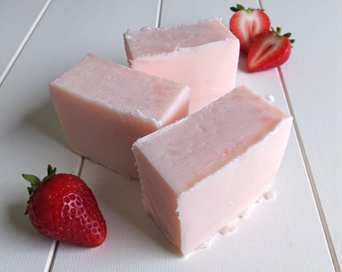 Strawberry & Cream Shampoo Bar, Vegan Solid Shampoo for all Hair Types