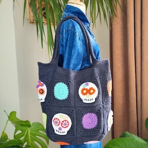 Handmade Crochet Bag with Skull Pattern - Perfect Shoulder Bag for Beach Days - Sugar Skull Tote Bag - Crochet Skull Bag - Day of The Dead Tote Bag - Halloween Bag - Crochet Shoulder Bag - Market Bag - Beach Bag - Gift For Her- crochet bag - crochet tote bag - crochet market bag - handmade crochet bag - crochet bags - crochet handbag - skull bag - skull crochet - skull tote bag - sugar skull bag - sugar skull - travel bag - knitting bag - project bag