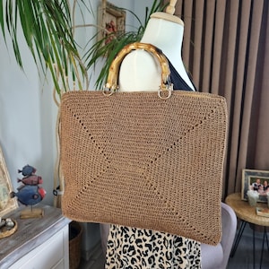 Crochet Raffia Granny Square Tote Bag: Bamboo Handle, Vintage Style