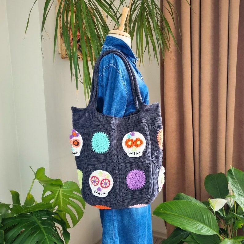 Handmade Crochet Bag with Skull Pattern - Perfect Shoulder Bag for Beach Days - Sugar Skull Tote Bag - Crochet Skull Bag - Day of The Dead Tote Bag - Halloween Bag - Crochet Shoulder Bag - Market Bag - Beach Bag - Gift For Her- crochet bag - crochet tote bag - crochet market bag - handmade crochet bag - crochet bags - crochet handbag - skull bag - skull crochet - skull tote bag - sugar skull bag - sugar skull - travel bag - knitting bag - project bag