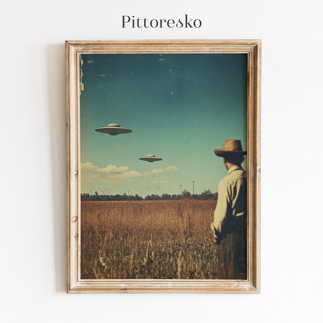 Vintage Flying Saucer Photograph, Digital UFO Wall Art, Printable Alien ...