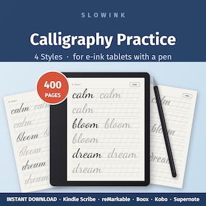 Puede incluir: Una guía digital de práctica de caligrafía para tabletas de tinta electrónica con 400 páginas y 4 estilos. La pantalla muestra hojas de práctica con las palabras calm, bloom y dream en cursiva, junto a un lápiz óptico negro.