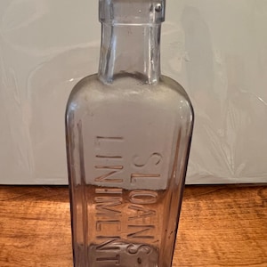 Antique glass Sloan&#39;s Liniments Bottle
