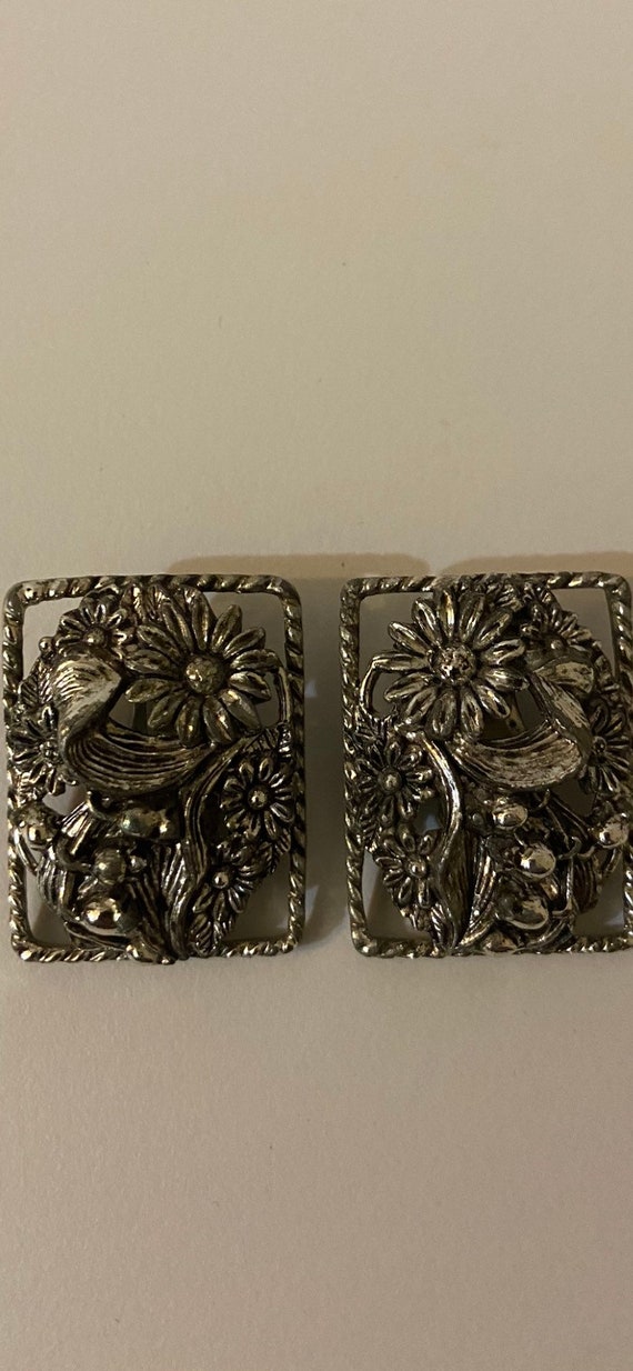 Sarah Coventry Antique Garden Earrings