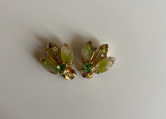 Vintage Clip on Earrings| Green stones with gold … - image 2