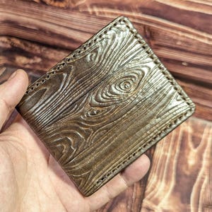 Cartera de madera, Como una cartera de madera, Cartera hecha a mano, Cartera tallada, Cartera plegable, Cartera de cuero repujado, Cartera de hombre, Regalo para un hombre