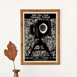 New York Cinema Camera Poster (Giclée Fine Art Print) - Vintage Filmmaking Tribute For Cinephiles