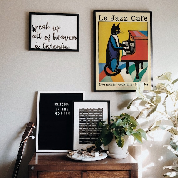 Le Jazz Cafe Poster: Artistic Cat Playing Piano, Retro Vintage