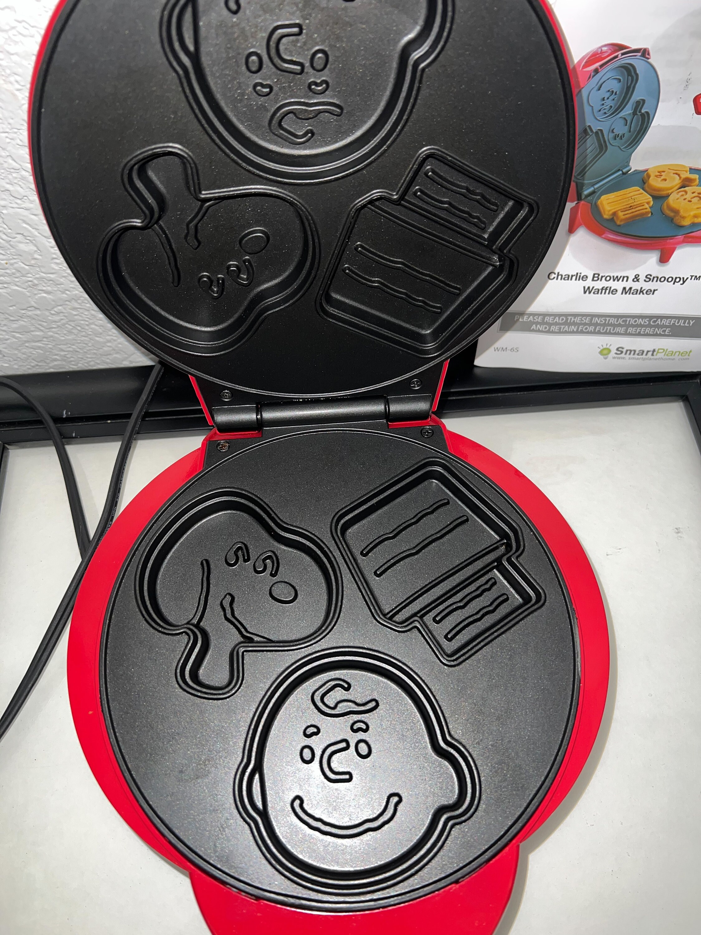 vintage snoopy waffle maker