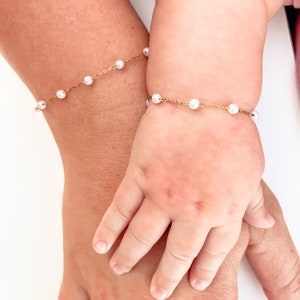 Pearl Baby Bracelet-baby bracelet girl-pearl chain bracelet-baby jewelry-Back To School Outfits-Back to School-toddler bracelet - mommy&me