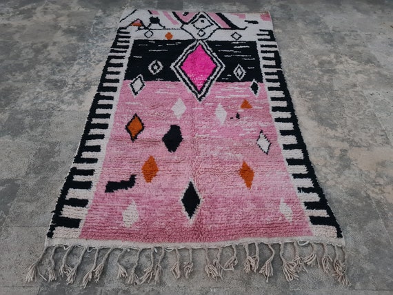 Handmade Pink Moroccan Wool Rug: Geometric Diamond Berber Carpet