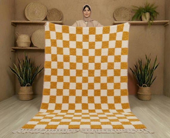 Chic Checkerboard Berber Carpet, Soft Wool Area Rug - Vibrant White & Yellow