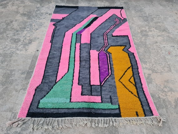 Handmade Boujaad Wool Rug 5x8: Moroccan Living Room Decor