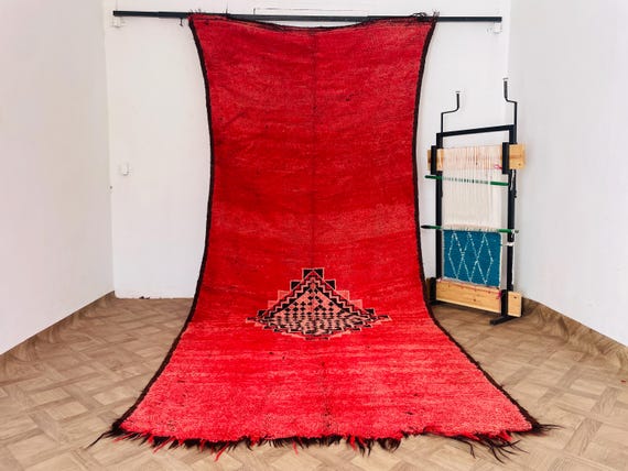 Red Vintage Rug - Handmade Moroccan Ethnic Carpet for Living Room, Bohemian Decor, Artistic Area Mat, Unique Home Accessory
