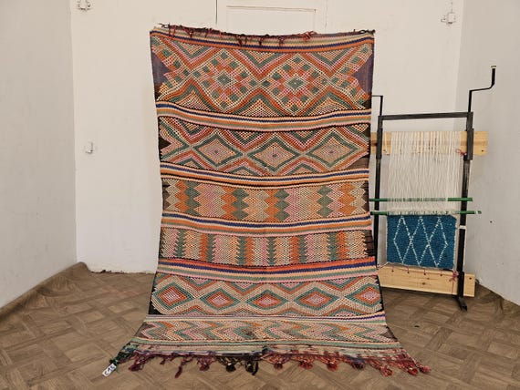 Handwoven Kilim Vintage Wool Rug, Moroccan Floor Decor, Traditional Antique Area Rug for Bedroom & Home Living